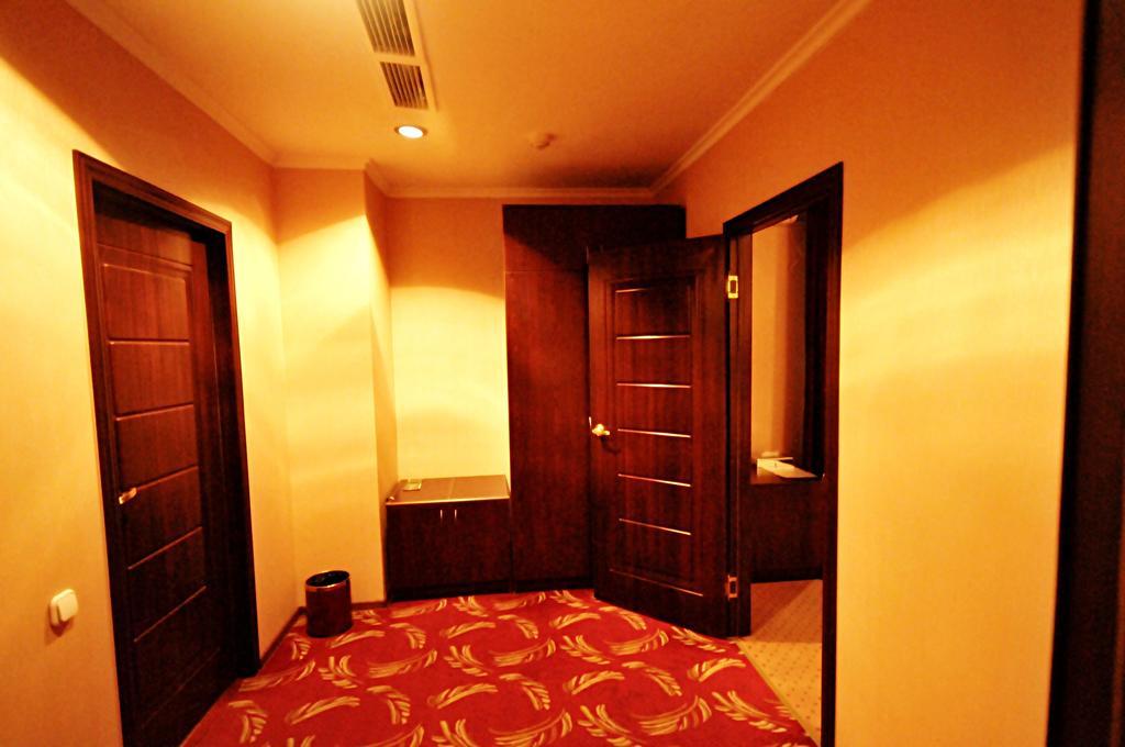 Golden Palace Hotel Aktau Quarto foto
