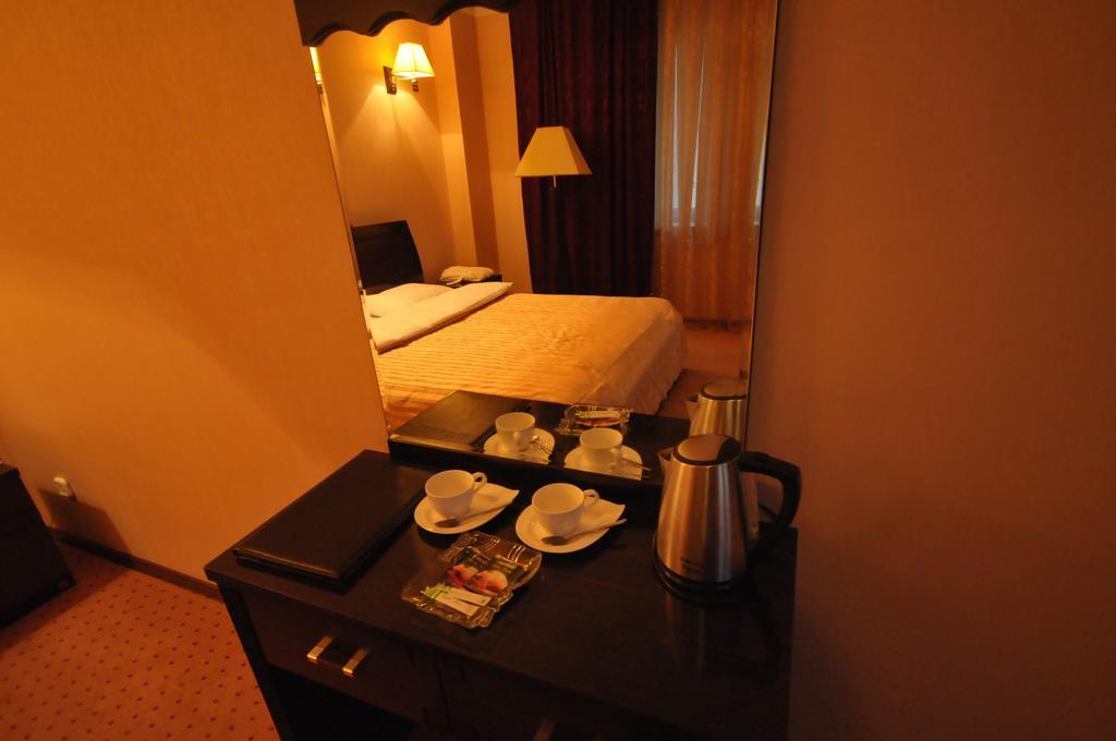 Golden Palace Hotel Aktau Quarto foto
