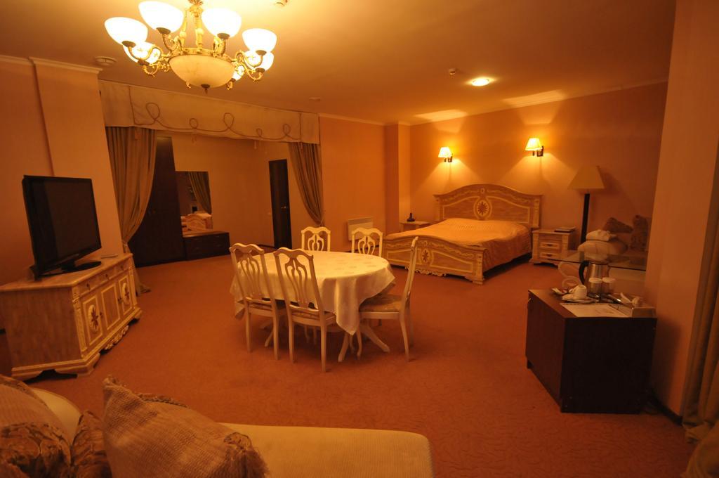 Golden Palace Hotel Aktau Quarto foto