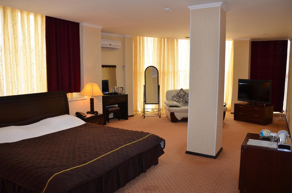 Golden Palace Hotel Aktau Exterior foto
